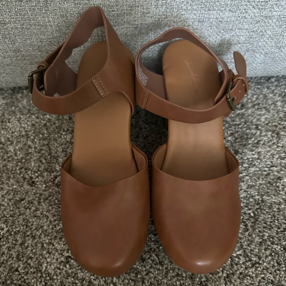 UNIVERSAL THREAD CLOG HEEL SANDAL